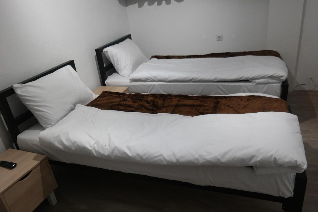 Villa FAMILY Kumanovo Esterno foto