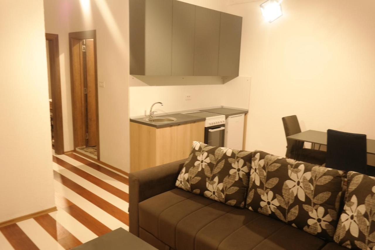 Villa FAMILY Kumanovo Esterno foto