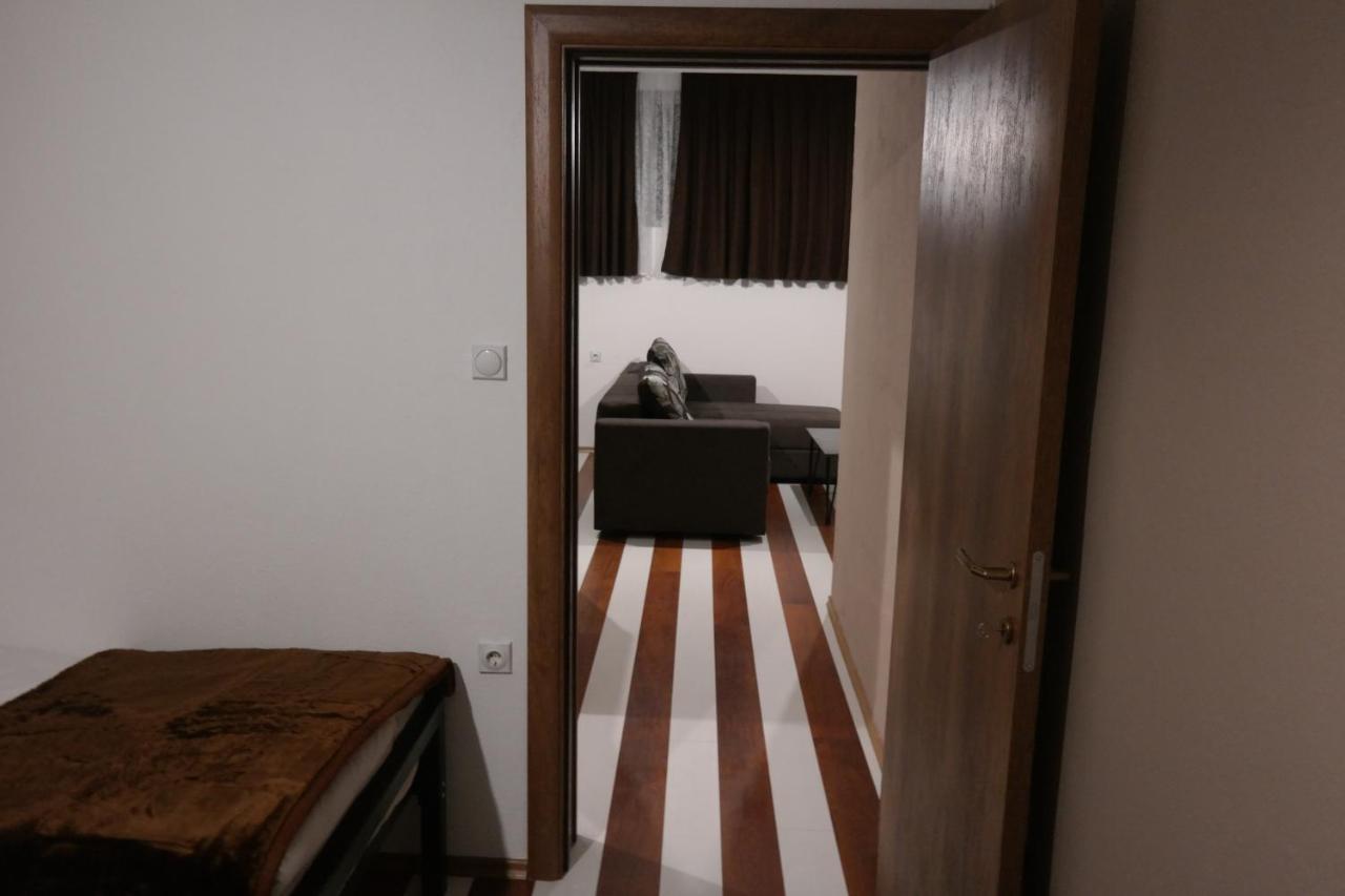 Villa FAMILY Kumanovo Esterno foto