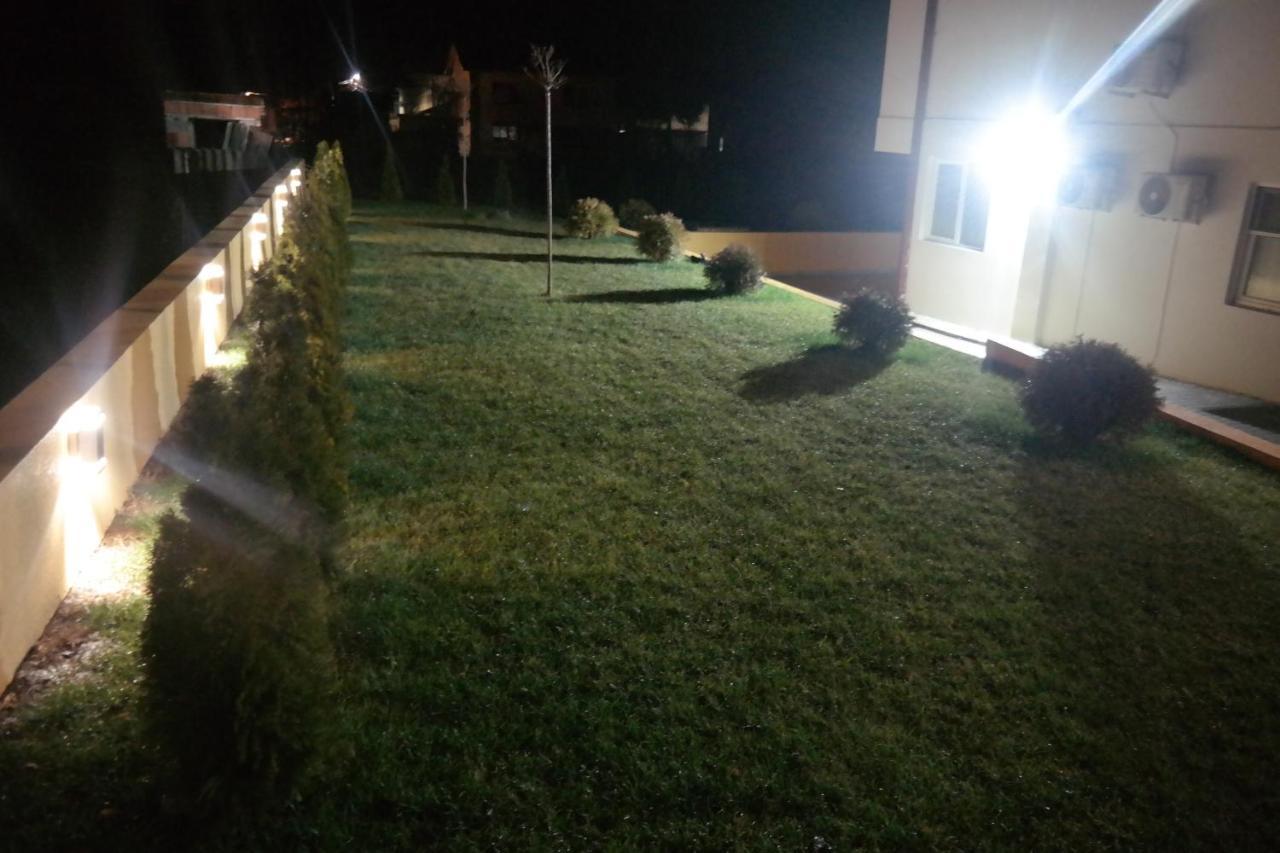 Villa FAMILY Kumanovo Esterno foto