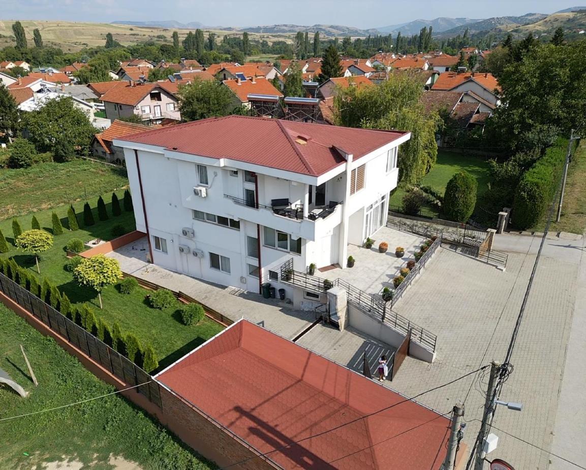 Villa FAMILY Kumanovo Esterno foto